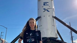 SpaceX sẽ đưa nữ chiến binh quả cảm Arceneaux du lịch không gian SpaceX sẽ đưa nữ chiến binh quả cảm Arceneaux du lịch không gian