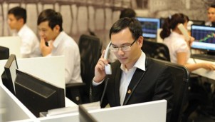 Tăng trần 12 phiên liên tiếp, cổ phiếu DAT vẫn nằm ngoài "túi tiền" của giới đầu tư Tăng trần 12 phiên liên tiếp, cổ phiếu DAT vẫn nằm ngoài "túi tiền" của giới đầu tư