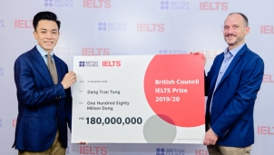 Thầy giáo 4 lần đạt điểm tuyệt đối IELTS nhận học bổng của Hội đồng Anh Thầy giáo 4 lần đạt điểm tuyệt đối IELTS nhận học bổng của Hội đồng Anh