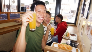 Tiệm "Bánh mì Xin chào" của người Việt khiến người Nhật thích thú Tiệm "Bánh mì Xin chào" của người Việt khiến người Nhật thích thú