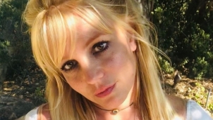 Britney Spears đã khóc suốt hai tuần sau khi phim tài liệu về cô công chiếu Britney Spears đã khóc suốt hai tuần sau khi phim tài liệu về cô công chiếu