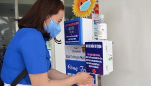 Hà Nội yêu cầu người dân đeo khẩu trang nơi công cộng trở lại Hà Nội yêu cầu người dân đeo khẩu trang nơi công cộng trở lại
