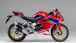 Honda CBR250RR 2020 "mũi tên" khiêu chiến với Ninja ZX-25R