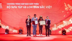 Bộ sựu tập 63 lon bia với hình ảnh đặc trưng của 63 tỉnh thành đầu tiên tại Việt Nam xác lập Kỷ lục Việt Nam Bộ sựu tập 63 lon bia với hình ảnh đặc trưng của 63 tỉnh thành đầu tiên tại Việt Nam xác lập Kỷ lục Việt Nam