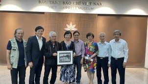 Cuộc hội ngộ lịch sử của Nick Út và "Em bé Napalm" tại Hà Nội Cuộc hội ngộ lịch sử của Nick Út và "Em bé Napalm" tại Hà Nội