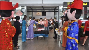 Đà Nẵng đón những du khách đầu tiên "xông đất" đầu năm 2022 Đà Nẵng đón những du khách đầu tiên "xông đất" đầu năm 2022