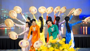 'Dòng chảy bất tận' - Một bước dài đưa văn hóa Việt đến với thế giới 'Dòng chảy bất tận' - Một bước dài đưa văn hóa Việt đến với thế giới