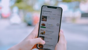 GrabFood Deluxe - mang đến cho người dùng trải nghiệm ẩm thực sang trọng ngay tại nhà GrabFood Deluxe - mang đến cho người dùng trải nghiệm ẩm thực sang trọng ngay tại nhà