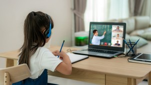 Hà Nội đưa học sinh tiểu học tại 18 quận ngoại thành trở lại học trực tuyến Hà Nội đưa học sinh tiểu học tại 18 quận ngoại thành trở lại học trực tuyến