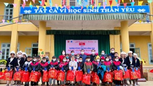 “Hát để sẻ chia” không gian nghệ thuật kết nối trái tim người Việt “Hát để sẻ chia” không gian nghệ thuật kết nối trái tim người Việt