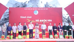 'Tôi yêu Tổ quốc tôi' đến với đồng bào dân tộc thiểu số 'Tôi yêu Tổ quốc tôi' đến với đồng bào dân tộc thiểu số