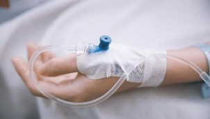 Bác sĩ cảnh báo việc tự ý truyền đạm tại nhà tiềm ẩn nhiều nguy hiểm