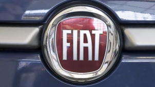 Fiat Chrysler triệu hồi 365.000 xe vì sự cố camera lùi Fiat Chrysler triệu hồi 365.000 xe vì sự cố camera lùi