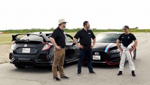 Honda Civic Type R 2021 'so găng' Hyundai Veloster N 2021