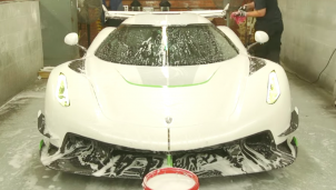 Koenigsegg Jesko khoe xe có không ít hơn 34 lớp sơn Koenigsegg Jesko khoe xe có không ít hơn 34 lớp sơn