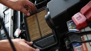 Lái xe an toàn: Lọc gió, lọc dầu những điều cần biết