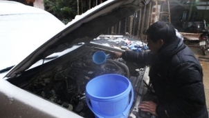 Lái xe an toàn: Ô tô khó nổ máy vào mùa đông, xử lý như thế nào?