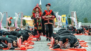 Lên Fansipan xem ‘Vũ điệu trên mây’, đắm say văn hóa Tây Bắc Lên Fansipan xem ‘Vũ điệu trên mây’, đắm say văn hóa Tây Bắc