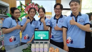 Sinh viên làm sữa thực vật từ bã đậu nành và hạt lựu