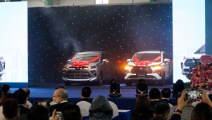Toyota chính thức 'chào sân' Veloz Cross và Avanza Premio Toyota chính thức 'chào sân' Veloz Cross và Avanza Premio