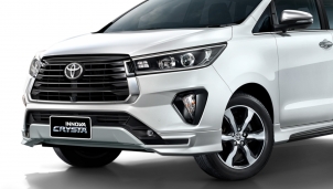Toyota Innova Crysta 2021 máy dầu 2.8L mạnh mẽ và kinh tế