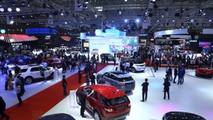 Xe ô tô nội giảm giá vẫn chật vật vì xe nhập khẩu ào ạt tràn vào