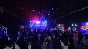 Cháy cùng BST loa di động siêu chất Sony ULT