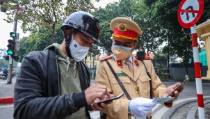 Công an Hà Nội hướng dẫn người dân thực hiện nộp phạt vi phạm hành chính trực tuyến Công an Hà Nội hướng dẫn người dân thực hiện nộp phạt vi phạm hành chính trực tuyến