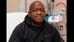 Người đàn ông đầu tiên ở Mỹ được ghép thận heo đã qua đời