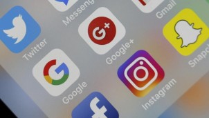 Nhật Bản thông qua dự luật cấm hành vi xúc phạm lăng mạ trực tuyến