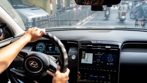 Sống 'không chạm'