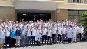 Y bác sỹ của Bệnh viện Phổi Trung ương chi viện cho tỉnh Đồng Nai