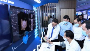 CĐS giai đoạn 2022-2025 - Bộ Công Thương lấy người dân và DN làm trung tâm CĐS giai đoạn 2022-2025 - Bộ Công Thương lấy người dân và DN làm trung tâm