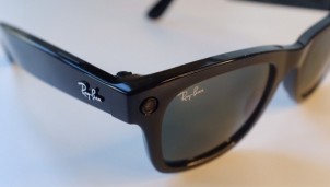 Facebook kết hợp với Ray-Ban ra mắt kính thông minh