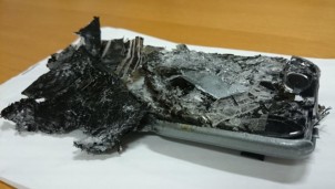 Samsung Galaxy A21 bốc cháy trên máy bay, hành khách buộc phải sơ tán khẩn cấp