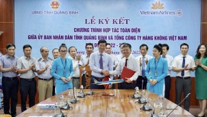 Vietnam Airlines và tỉnh Quảng Bình ký kết thỏa thuận hợp tác toàn diện giai đoạn 2022 - 2026 Vietnam Airlines và tỉnh Quảng Bình ký kết thỏa thuận hợp tác toàn diện giai đoạn 2022 - 2026