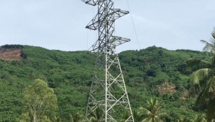 Đường dây 220kV Quảng Ngãi – Quy Nhơn: Chậm tiến độ 2 năm vì 6 hộ dân Đường dây 220kV Quảng Ngãi – Quy Nhơn: Chậm tiến độ 2 năm vì 6 hộ dân