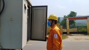 EVN đề xuất miễn 100% tiền điện cho cơ sở khám chữa và khu cách ly tập trung phòng chống COVID-19 EVN đề xuất miễn 100% tiền điện cho cơ sở khám chữa và khu cách ly tập trung phòng chống COVID-19
