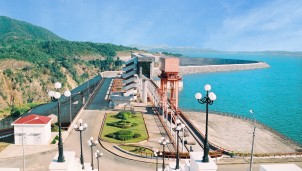 Thủy điện lớn nhất miền Trung – Tây Nguyên hoàn thành kế hoạch sản lượng điện năm 2022 Thủy điện lớn nhất miền Trung – Tây Nguyên hoàn thành kế hoạch sản lượng điện năm 2022