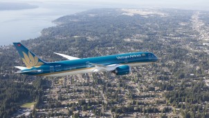 Vietnam Airlines kiến nghị tăng giá trần vé máy bay và miễn thuế môi trường Vietnam Airlines kiến nghị tăng giá trần vé máy bay và miễn thuế môi trường