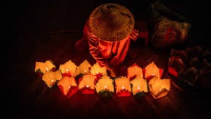 Câu chuyện đầy xúc động đằng sau đại lễ vu lan vào mỗi Rằm tháng Bảy âm lịch Câu chuyện đầy xúc động đằng sau đại lễ vu lan vào mỗi Rằm tháng Bảy âm lịch