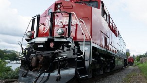 Xu hướng cách mạng trong ngành đường sắt: Đầu máy xe lửa chạy bằng pin 