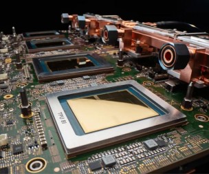 Google ra mắt TPU 8 hiệu năng gấp 3 lần, thách thức chip AI của Nvidia