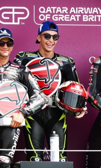 Aprilia độc chiếm mọi bảng xếp hạng của giải đua Grand Prix