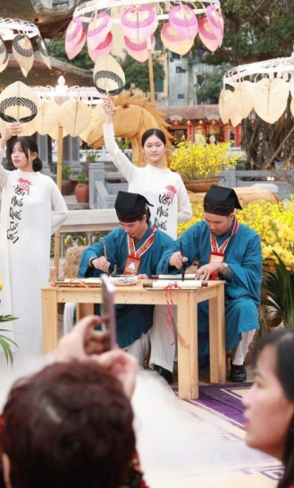 Khai mạc Hội chữ Xuân Bính Ngọ 2026 tại Văn Miếu - Quốc Tử Giám