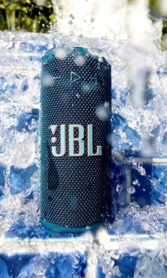 ‘Lon nước ngọt’ phát nhạc mang tên JBL Grip