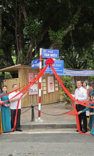 Phường Văn Miếu - Quốc Tử Giám ra mắt các tuyến phố kinh doanh không dùng tiền mặt