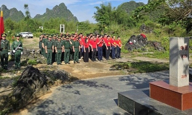 Cao Bằng: Bộ đội biên phòng tuyên truyền pháp lý biên giới tại mốc 835