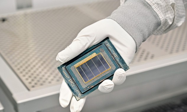Intel là hãng đầu tiên xuất xưởng chip thương mại dùng công nghệ in thạch bản High NA EU