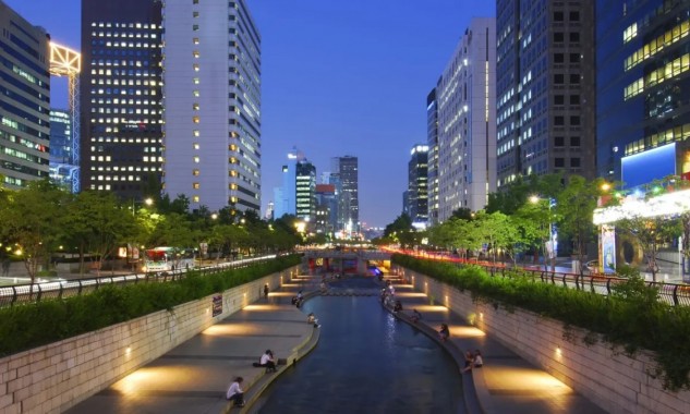 Kospi lao dốc mạnh nhất châu Á sau cú bán tháo cổ phiếu công nghệ trên Phố Wall